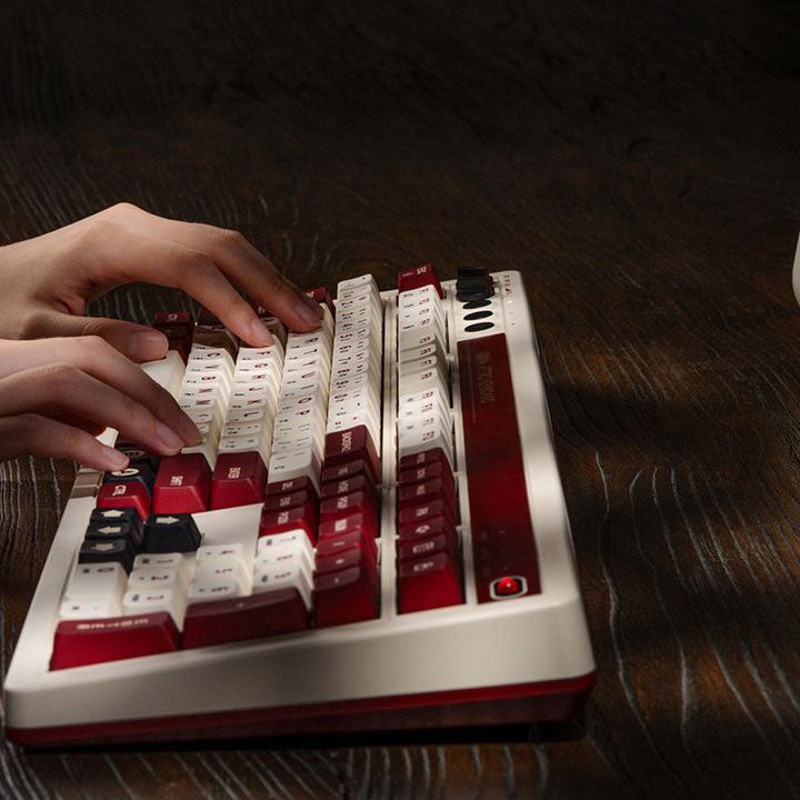 Produktbild 8bitdo 108 Mechanical Keyboard Fami Ed. (US, Kabelgebunden, Kabellos)