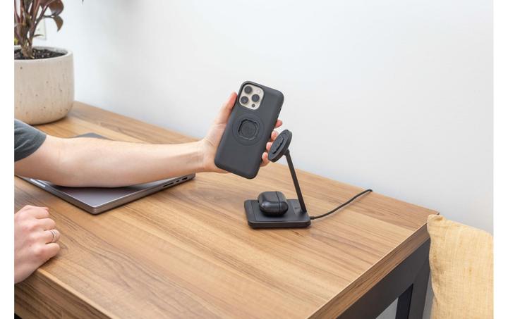 Actual product image Quad Lock Dual Desktop Charger (15 W)