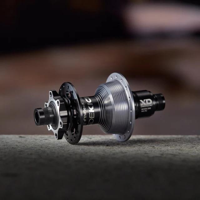 Actual product image e*13 Sidekick Superboost Hub RW, 32 H., 157x12mm, SRAM XD, black/sterling silver (Disc brake 6-hole)