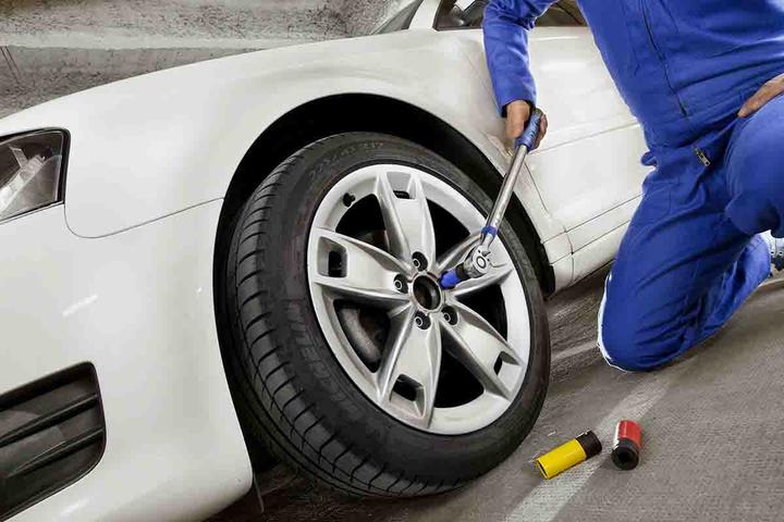 Actual product image Expert by Facom 1/2" TORQUE WRENCH - 40 TO 200NM (1/2", 40 - 200 Nm)