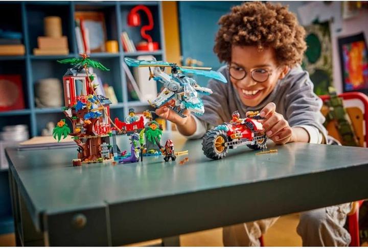 Actual product image LEGO Showdown am Baumhaus mit dem Ninja-Bike