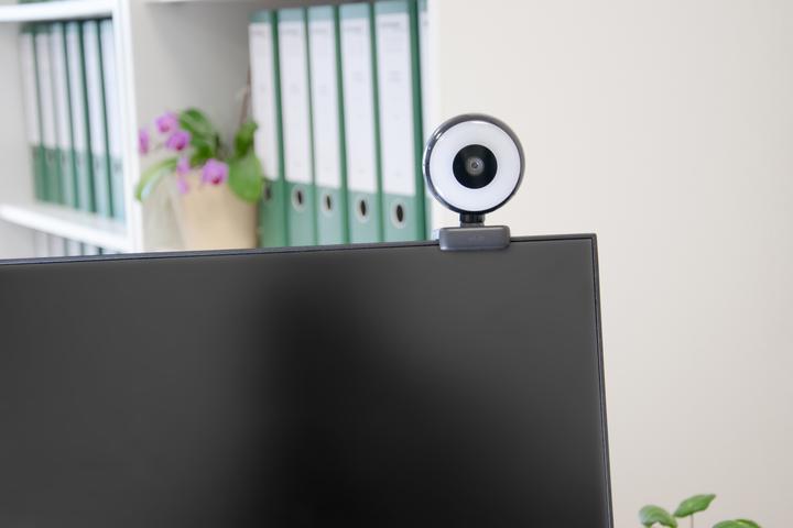 Actual product image Wemiss CM-A2 Stream Series with Ring Light Full HD Webcam with 1/3" CMOS Sensor black (2.10 Mpx)