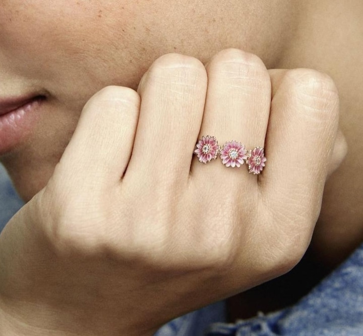 Actual product image Pandora Rose Daisy Ring (58, 925 Silver)