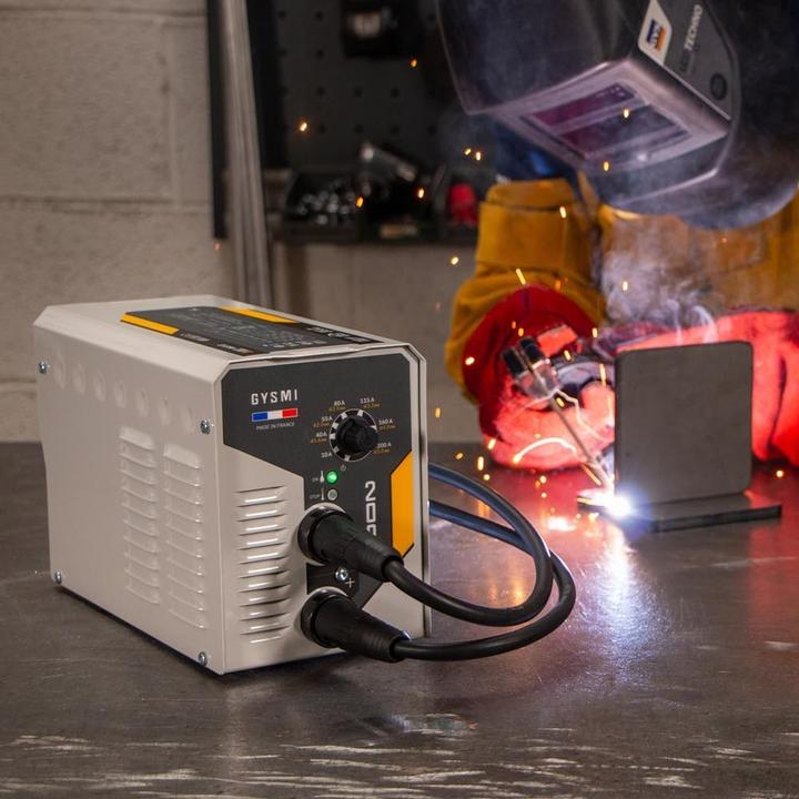 Productafbeelding GYS Elektrode lasapparaat MI 200P met toebehoren 10 - 200 A