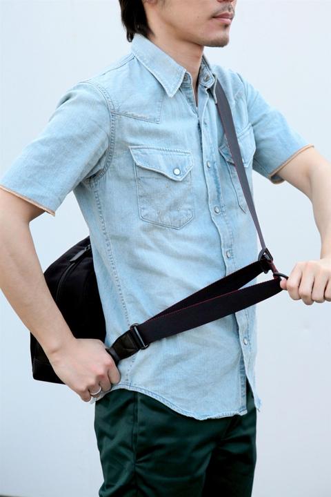 Actual product image Artisan & Artist RR4-05C Leather Casual Camera Sling Bag (Camera shoulder bag)