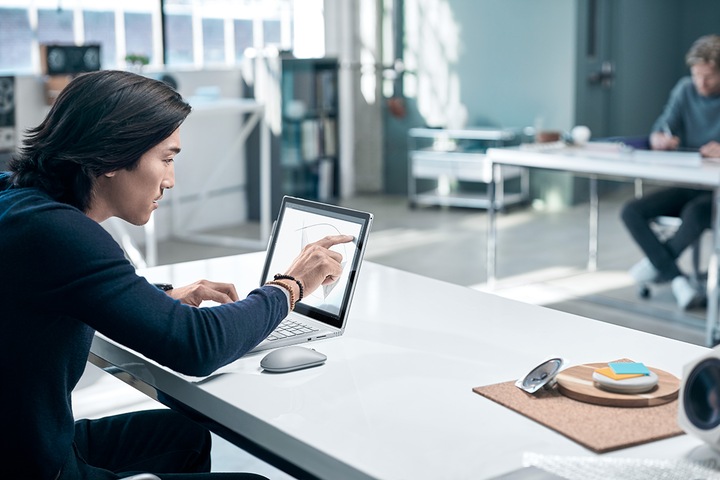 Produktbild Microsoft Surface Book - Performance Base, 1TB SSD (13.50", Intel Core i7-6600U, 16 GB, 1000 GB, CH)