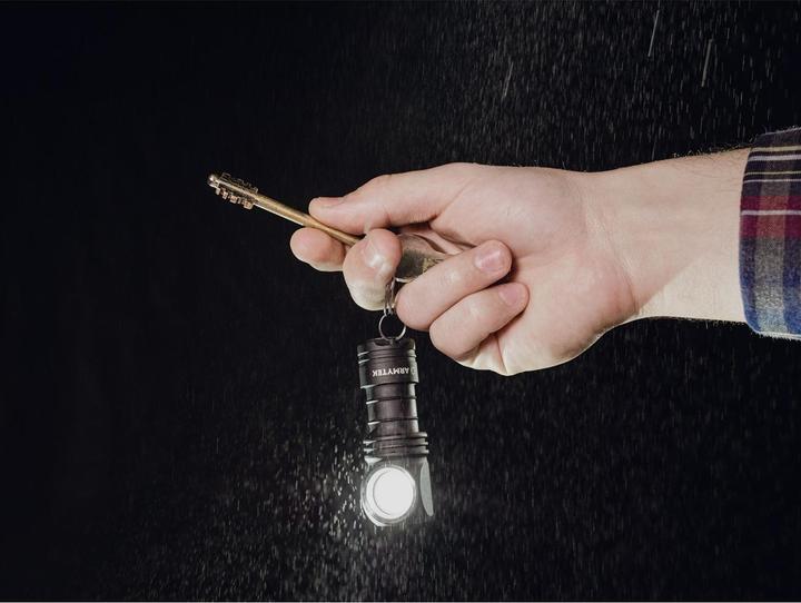 Produktbild ArmyTek Wizard C1 Pro Magnet Multifunktionslampe USB warm (7.63 cm, 930 lm)