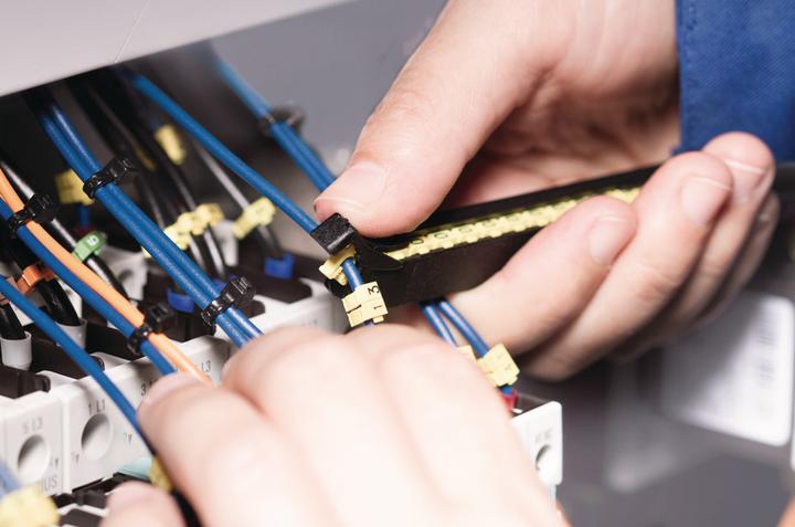 Actual product image HellermannTyton Marker tool for clip on cable marker