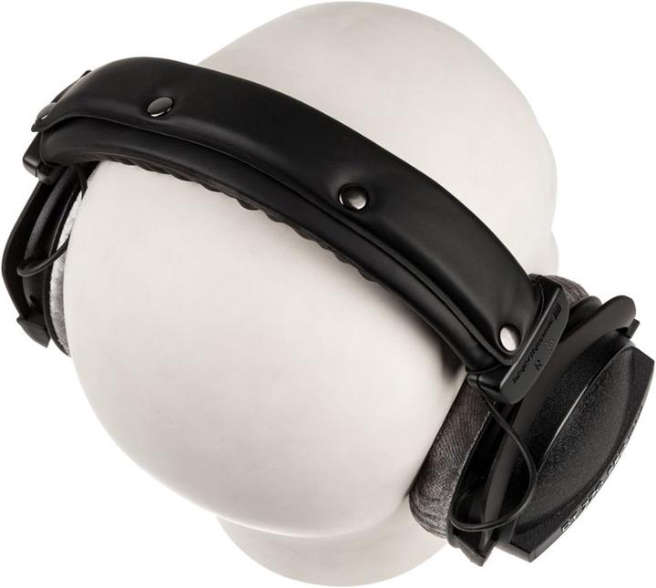 Actual product image Beyerdynamic DT 770 Pro (No noise cancelling, Cable)
