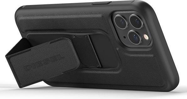 Actual product image Diesel Grip Case Leather Look iPhone 12/12 Pro czarny/black 42534 (Apple iPhone 12)