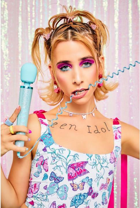 Actual product image Le Wand Petite All That Glimmers Rechargeable Vibrating Massager Blue