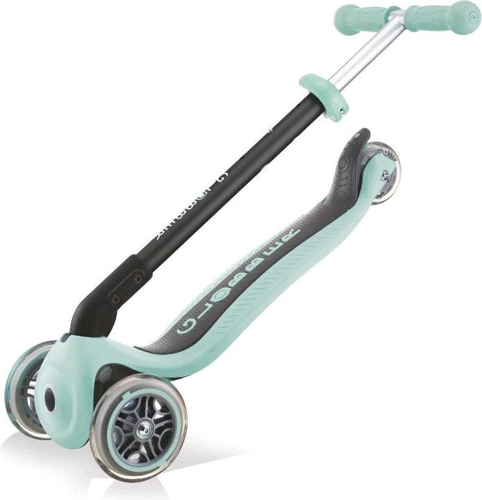 Actual product image Globber Go Up Sporty Lights gn | 649-206