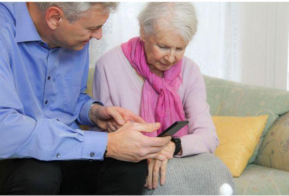 Produktbild One Button Phone Notrufuhr/Notrufarmband (31 mm, 2G)