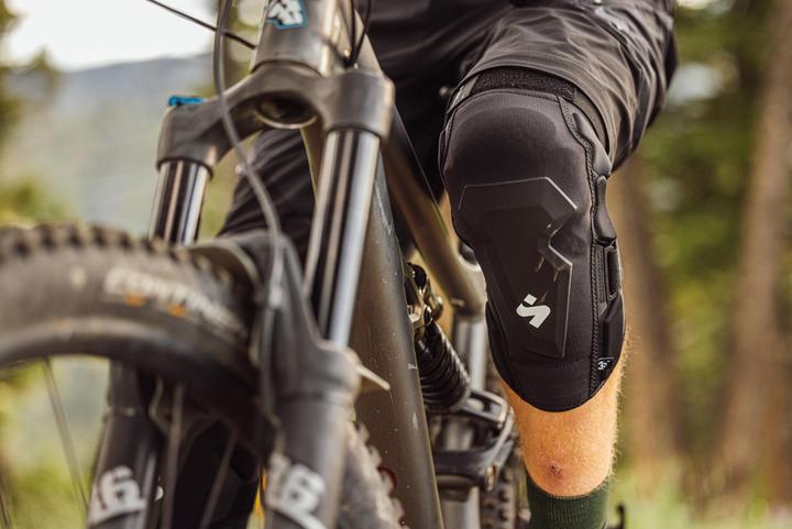 Produktbild Sweet Protection Knee Guards Pro Hard Shell (L, Knieschoner, Paar)