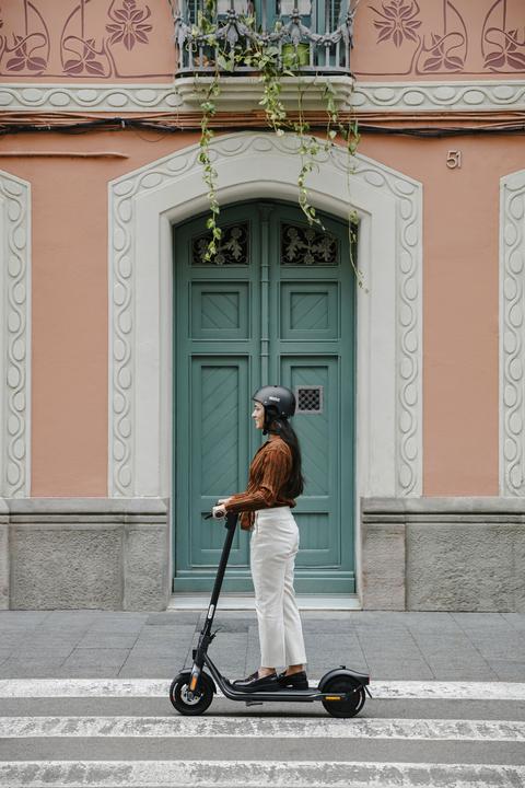 Actual product image Segway-Ninebot F2 D (20 km/h, 40 km, 400 W)