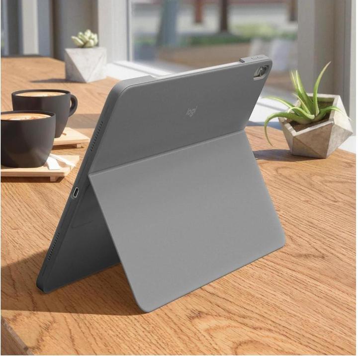 Actual product image Logitech Combo Touch (Eng. Int., Apple iPad Air 13 2024, Apple iPad Air 13 2025)