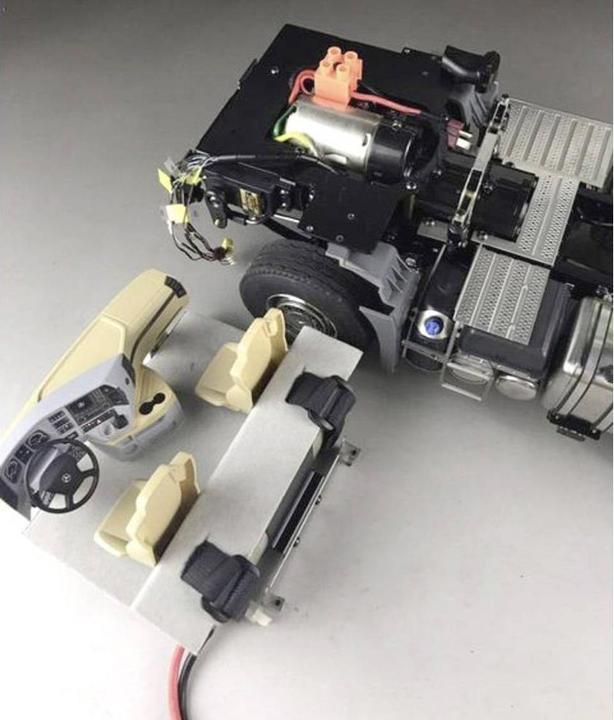 Produktbild Thicon Models 50170 1:14 Bodenblech mit Serv
