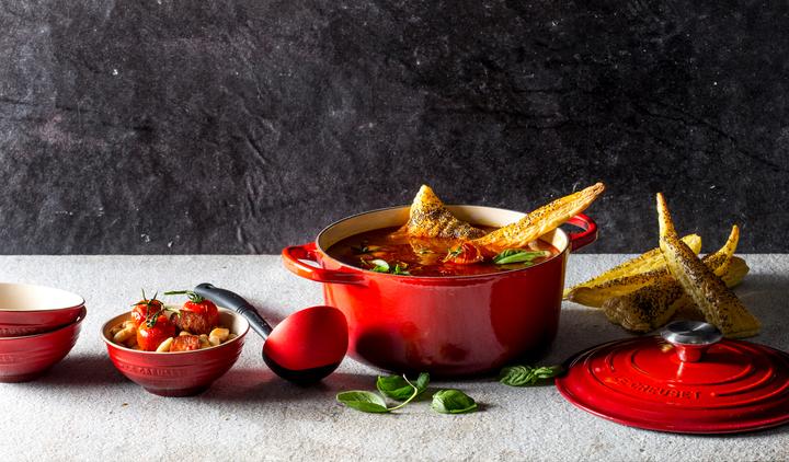 Actual product image Le Creuset Signature (24 cm, Casserole + Stewpot, Cast iron)