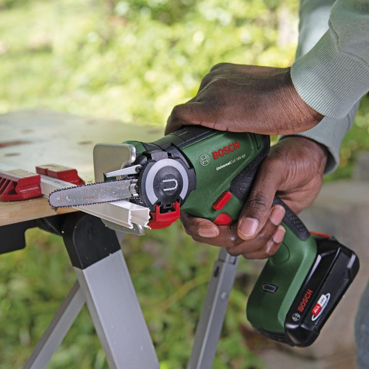 Produktbild Bosch Home & Garden UniversalCut 18V-65