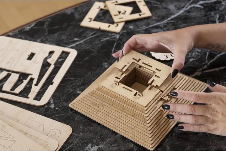 Produktbild Escape Welt Quest Pyramide - Rätselbox Bausatz (Deutsch)