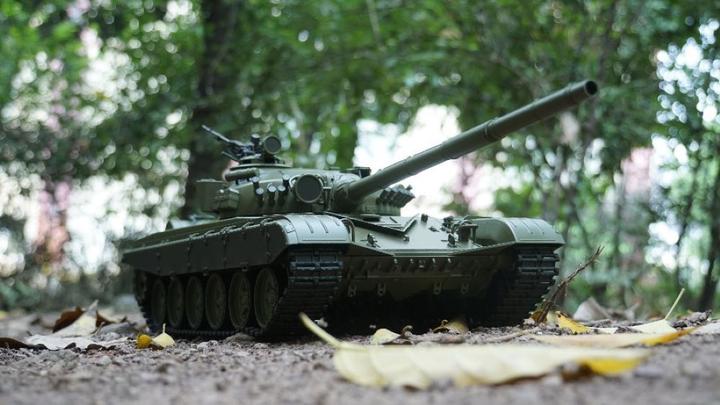 Image du produit Es-toys Heng Long, RC Tank Russian T- 72 (RTR Prêt à fonctionner)