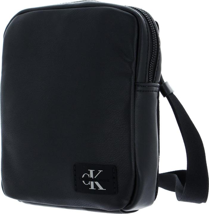 Actual product image Calvin Klein Mens Reporter18 with Label Crossovers, Black, One Size (51% RECYCLED POLYESTER, 49% POLYURETHANE)