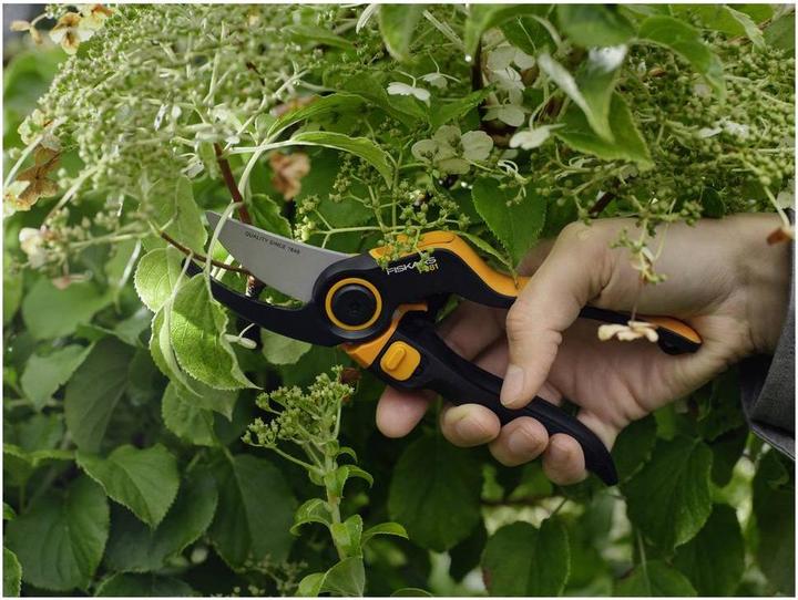 Image du produit Fiskars Gartenschere Bypass X-series DualAction P981
