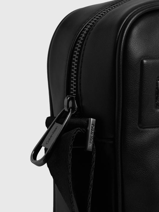 Actual product image MGA Na (51% RECYCLED POLYESTER, 49% POLYURETHANE)