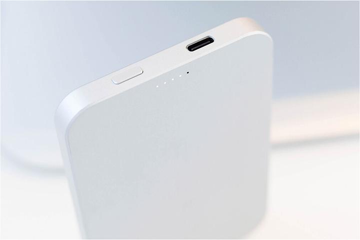 Immagine prodotto Andi be free MagPowerbank 5000 mAh - powerbank magnetico (5000 mAh, 15 W, 18.50 Wh)