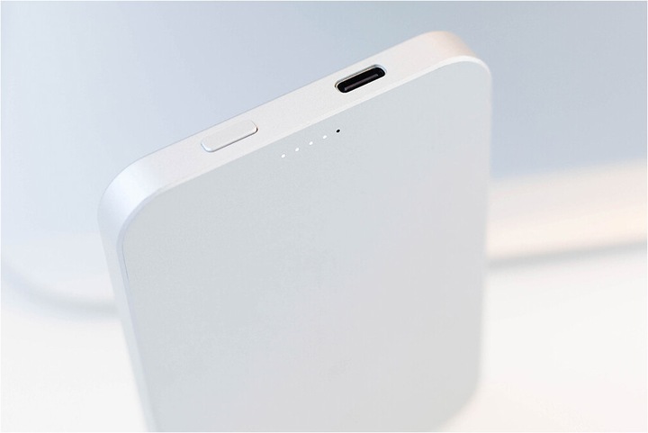 Image du produit Andi be free MagPowerbank 5000 mAh - chargeur de secours magnétique (5000 mAh, 15 W, 18.50 Wh)
