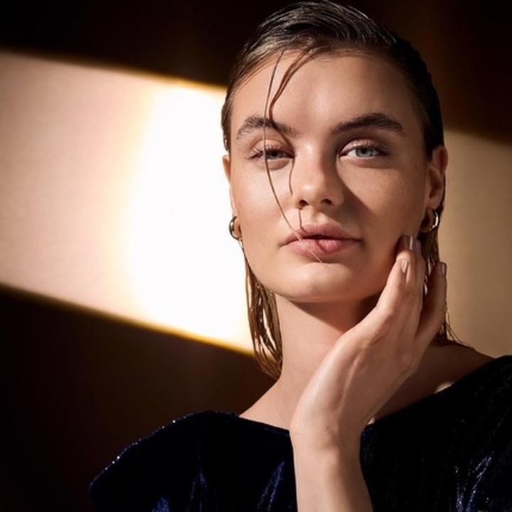 Produktbild Catrice Wonder Woman Liquid Luminizer Face Drops (12 ml)