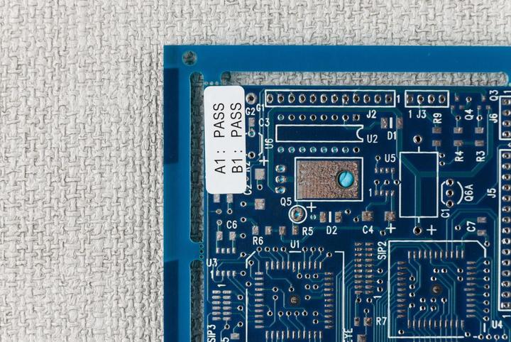 Image du produit Brady Étiquettes en polyimide pour circuits imprimés, dissipant la tension, brillantes, 1 mils, noyau de (2.54 cm)