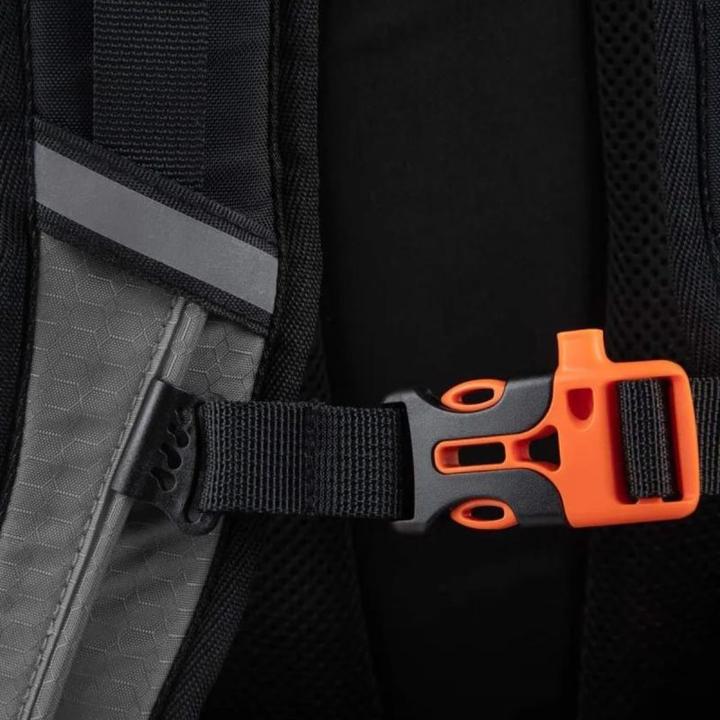 Actual product image Pit Bull West Coast Pb Sports'19 Gray 12L Backpack - 9192019017 (12 l)