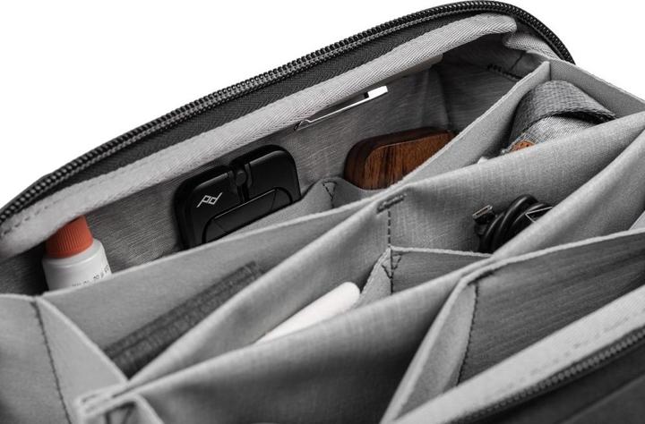 Actual product image Peak Design Tech Pouch (Camera accessory bag, 2 l)