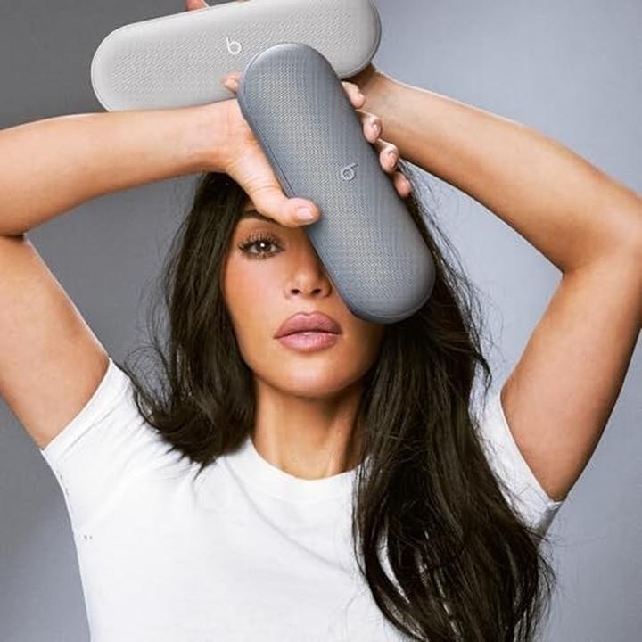 Image du produit Beats Pill x Kim Kardashian (24 h)