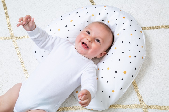Produktbild Zewi Bezug für Baby- lagerungskissen 9892 lime Stars (100 cm)