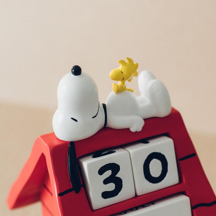 Produktbild NoName SNOOPY - Calendrier Perpétuel 3D en Résine - '9,5 x11 x15,5cm'