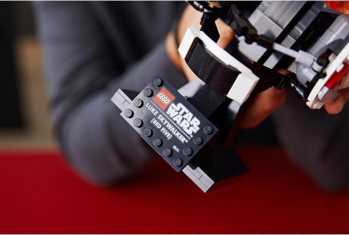 Produktbild LEGO Helm von Luke Skywalker (75327, LEGO Star Wars)