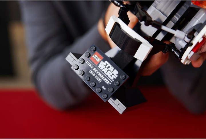 Produktbild LEGO Helm von Luke Skywalker (75327, LEGO Star Wars)