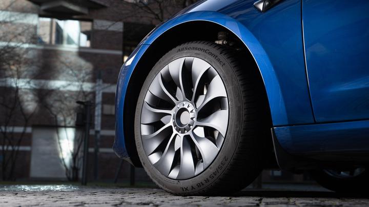 Produktbild Made4EV Performance Radkappen im Turbinen Design für das Tesla Model 3 (18")