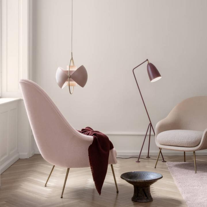 Actual product image Gubi Multi-Lite pendant light Ø36 brass/white (E27, 810 lm)