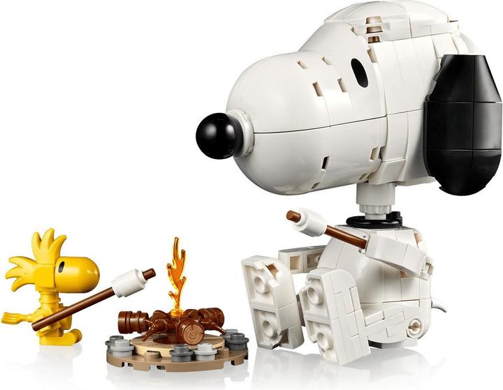 Produktbild LEGO Peanuts: Snoopys Hundehütte (21368, LEGO Ideas)