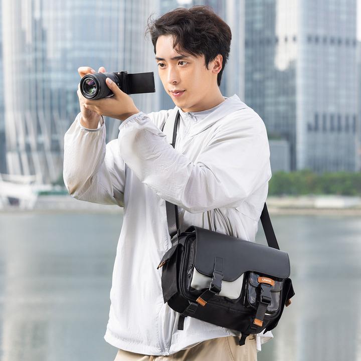 Actual product image Ulanzi MS12 Messenger Bag(Black) (Camera shoulder bag)