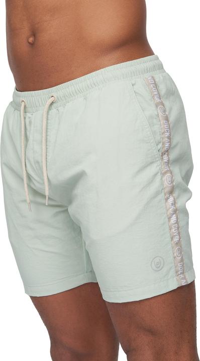 Actual product image Duck and Cover Gathport shorts (XL)