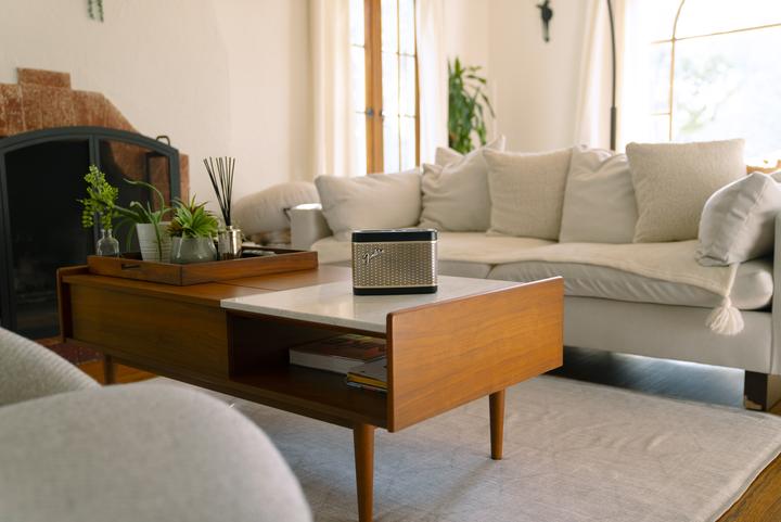 Actual product image Fender NewPort2 (12 h, Rechargeable battery operated, Electrical connection)