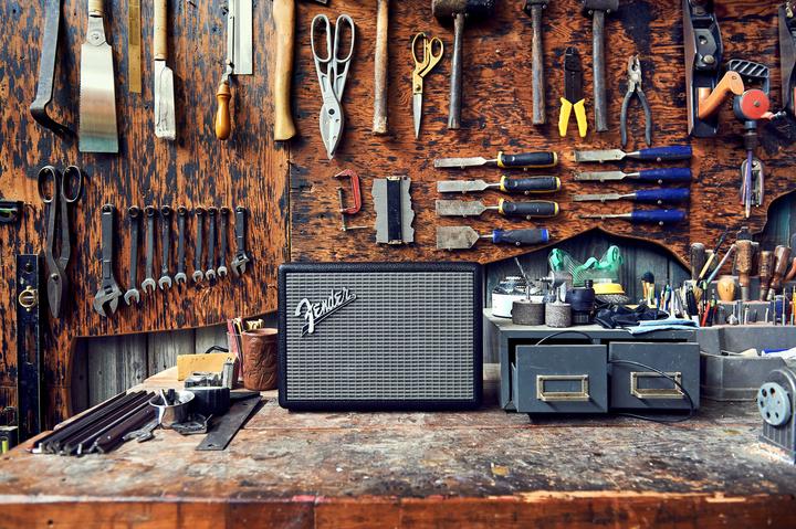 Actual product image Fender Monterey 120W black BT