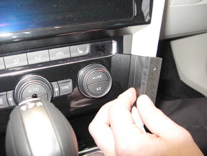 Actual product image Brodit ProClip Angled mount - Holder for cell phone