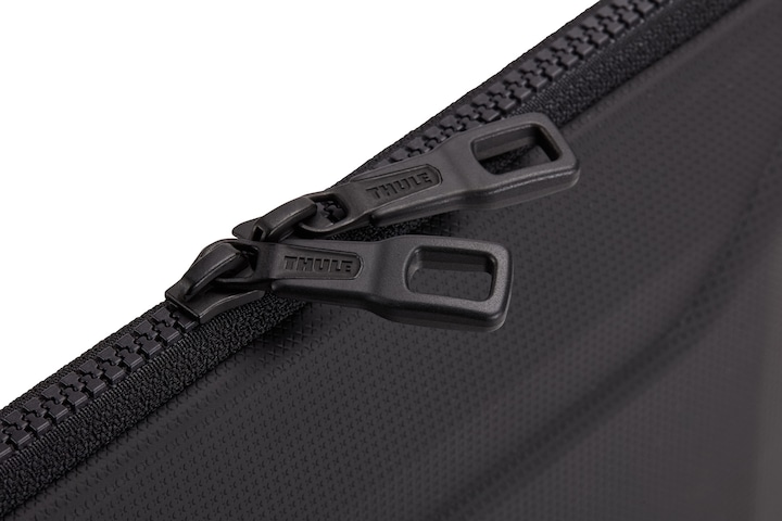 Actual product image Thule Gauntlet (16", Apple)