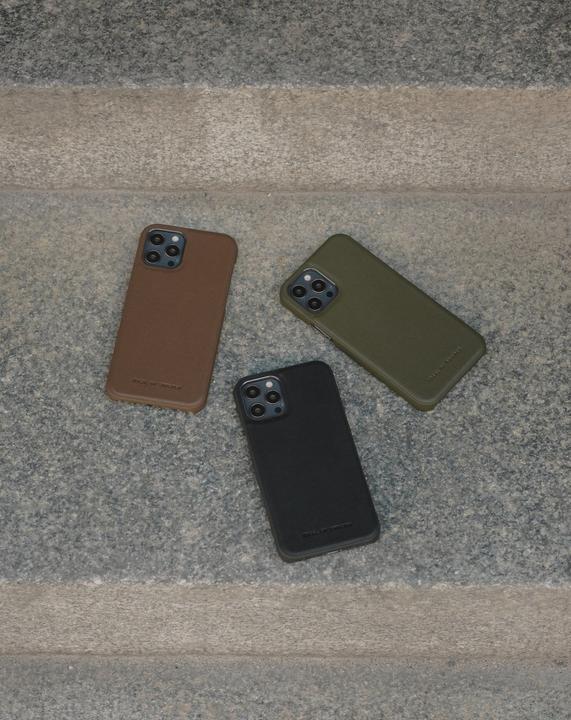 Produktbild iDeal Of Sweden Designer Hard-Cover Intense Brown (Apple iPhone 13)