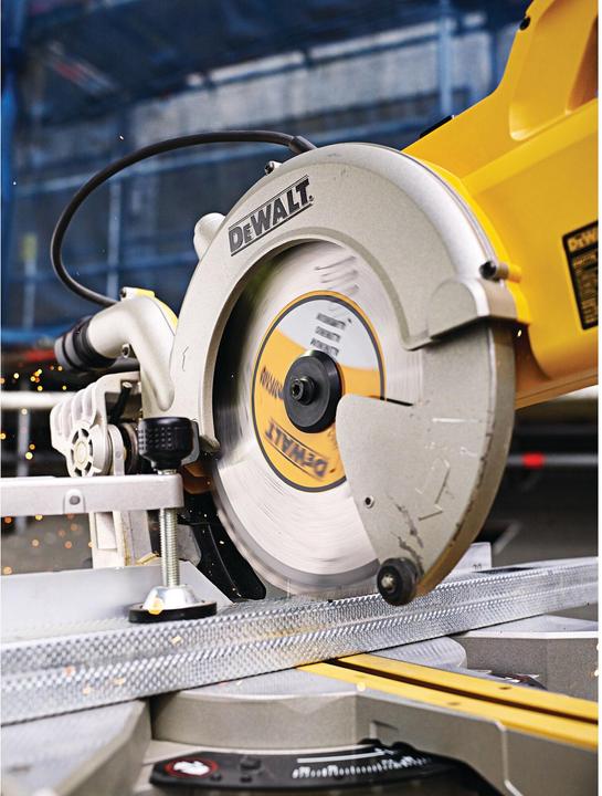 Actual product image DeWalt Metal circular saw blade 305/30 80TFZ 5°